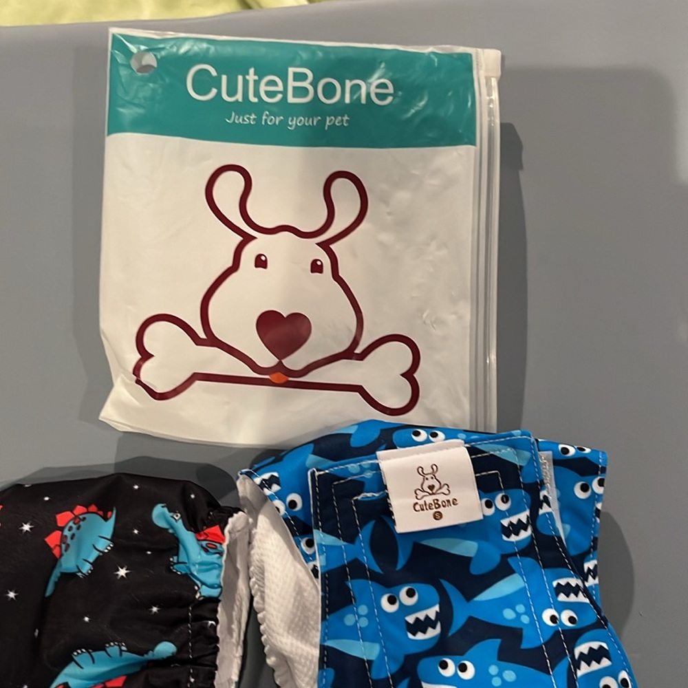 Doggy diaper for male dogs great for older dogs